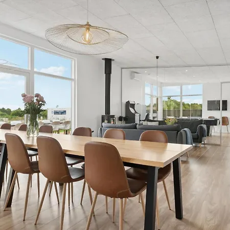 5 Bedroom Pet Friendly In Nyaraló