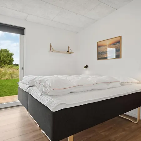 5 Bedroom Pet Friendly In Semesterbostad *