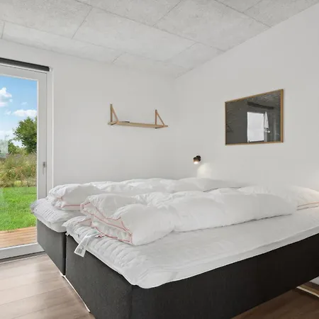 5 Bedroom Pet Friendly In *