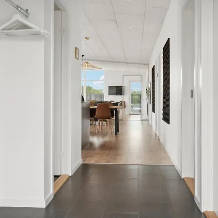5 Bedroom Pet Friendly In Borkop Holiday home