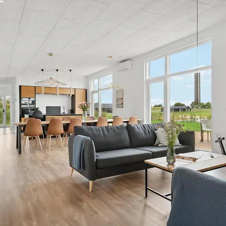 5 Bedroom Pet Friendly In Semesterbostad Børkop